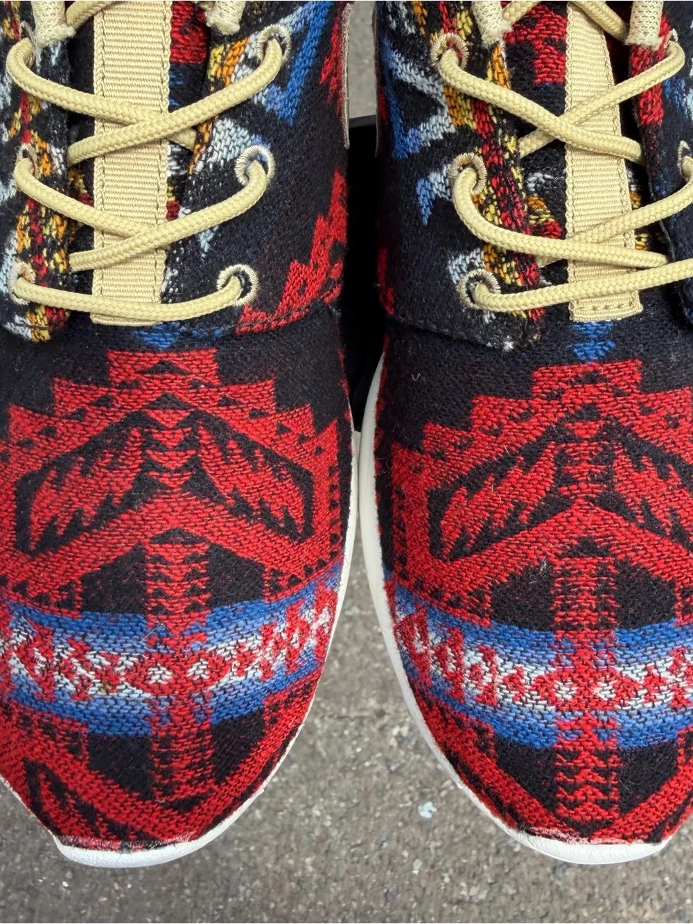 Rare 2013 Nike Roshe Nike ID x Pendleton Aztec Pattern 641839-992 Size 9 Mens